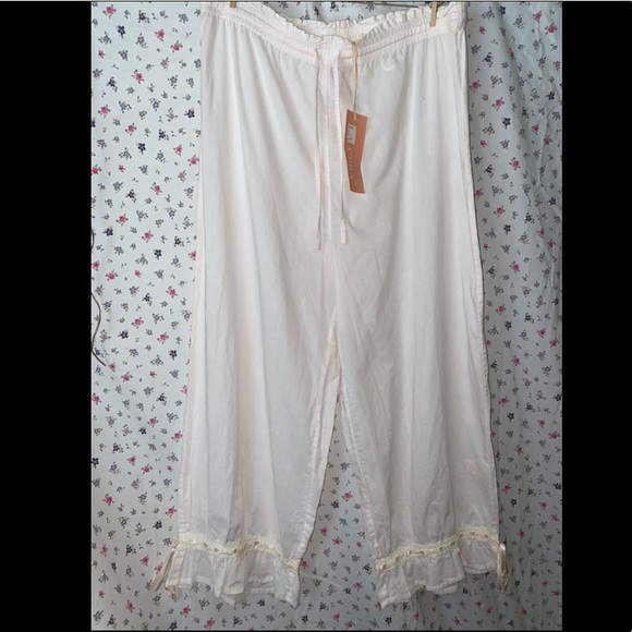 Bloomers - Picture 1 of 5